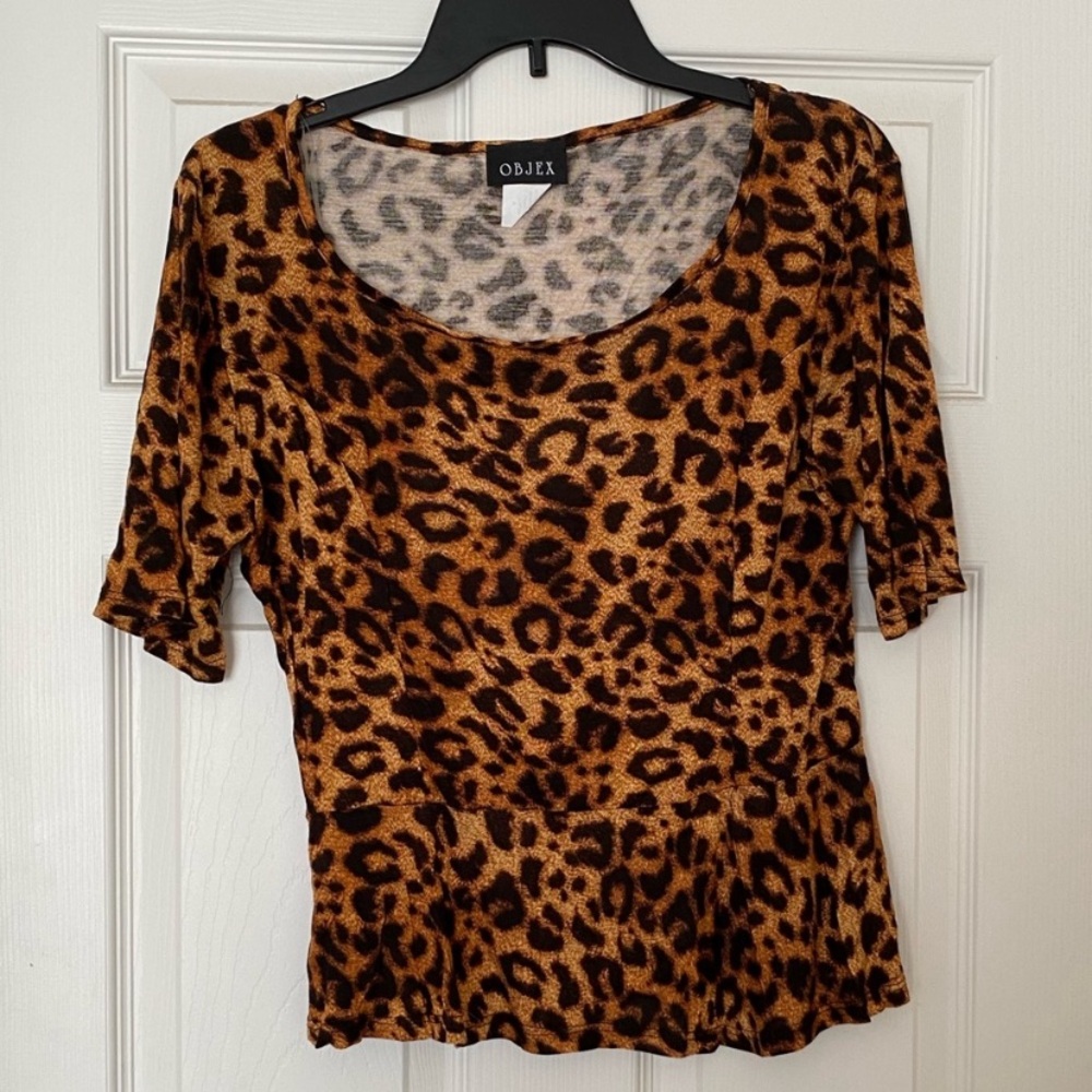 Leopard Print Scoop Neck Peplum Top